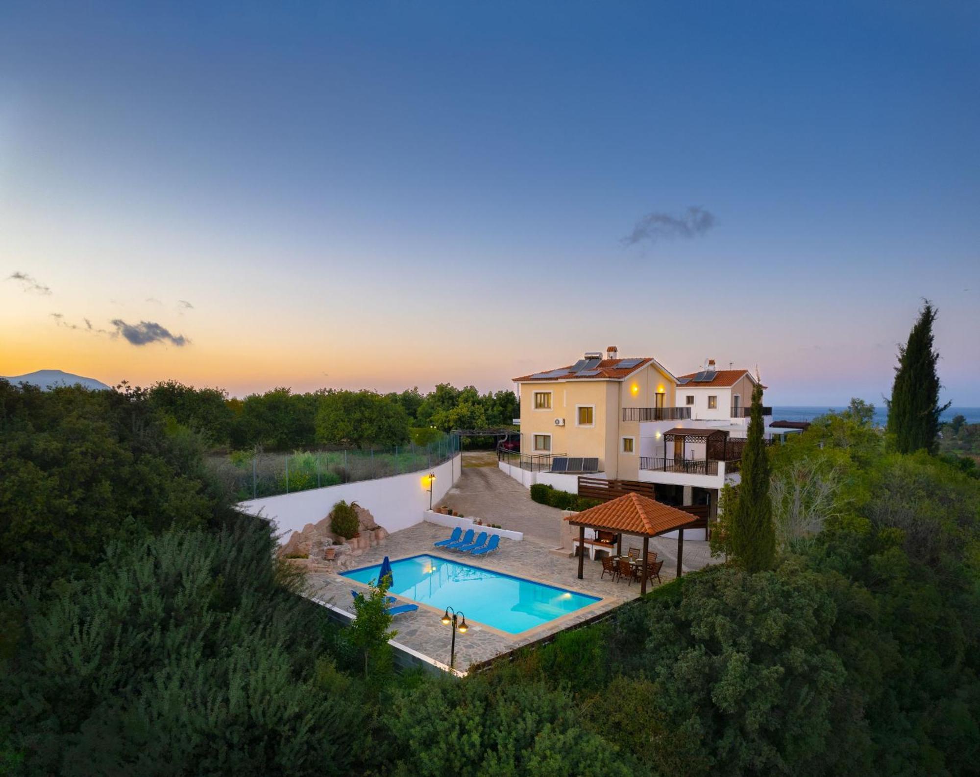 Villa Ira Finiki ลาตซี ภายนอก รูปภาพ