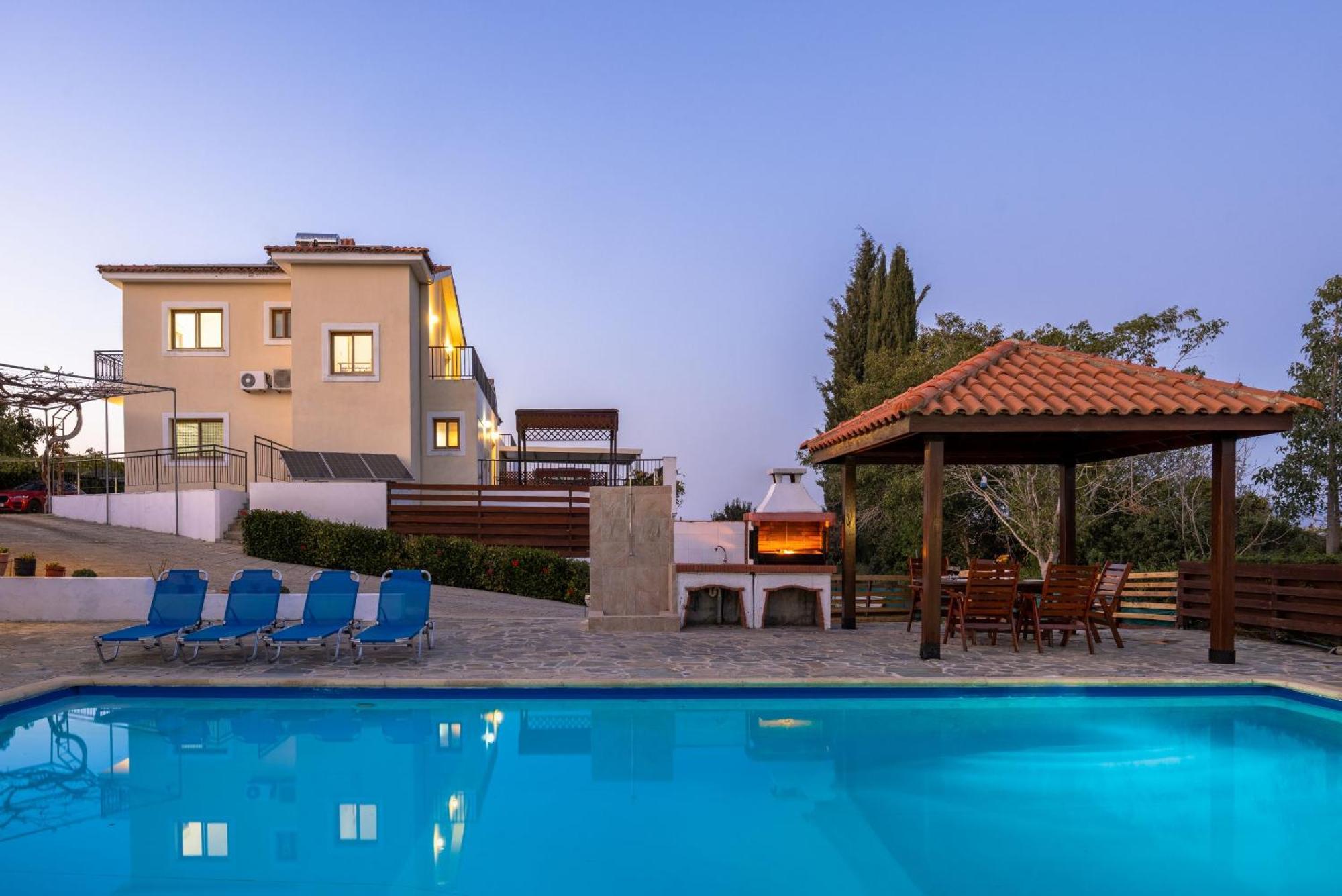 Villa Ira Finiki ลาตซี ภายนอก รูปภาพ