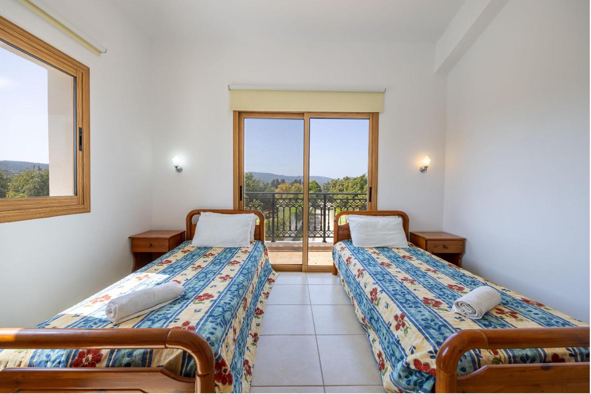 Villa Ira Finiki ลาตซี ภายนอก รูปภาพ