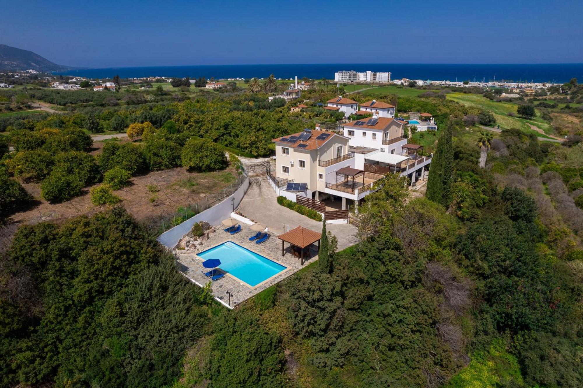 Villa Ira Finiki ลาตซี ภายนอก รูปภาพ